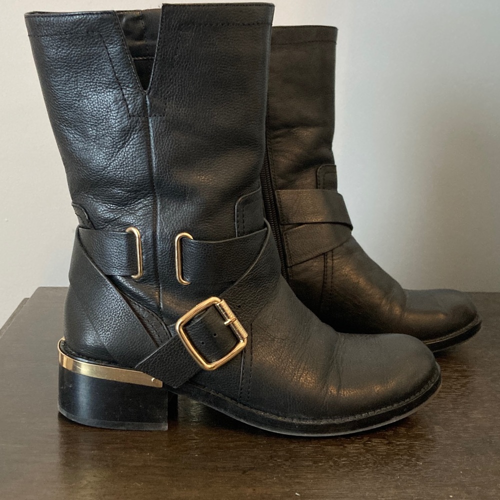 Vince Camuto boots size 7
